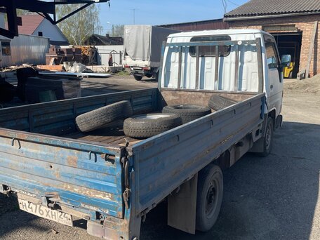 1996 Toyota Dyna, белый, 850000 рублей, вид 3