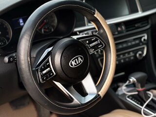2019 Kia Optima IV Рестайлинг, белый, 1450000 рублей, вид 5