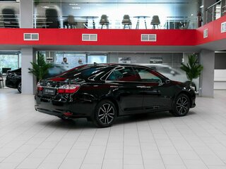 2018 Toyota Camry VII (XV50) Рестайлинг 2, чёрный, 1990000 рублей, вид 2