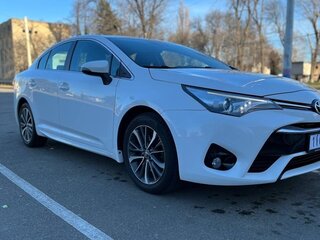 2017 Toyota Avensis III Рестайлинг 2, белый, 1900000 рублей, вид 3