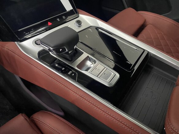 2026 Audi Q6 45 TFSI, чёрный, 8199000 рублей - вид 12