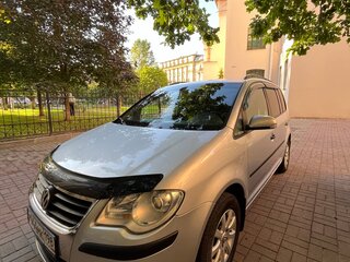 2007 Volkswagen Touran I Рестайлинг, серебристый, 605000 рублей, вид 2
