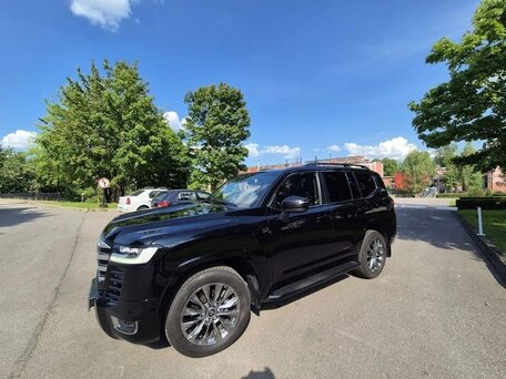 2021 Toyota Land Cruiser 300 Series, чёрный, 7500000 рублей, вид 5