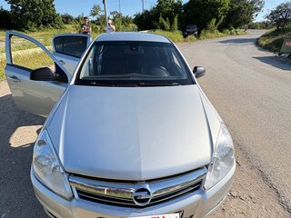 2011 Opel Astra H Рестайлинг, серебристый, 430000 рублей, вид 3