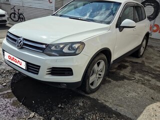 2012 Volkswagen Touareg II, белый, 1400000 рублей, вид 1