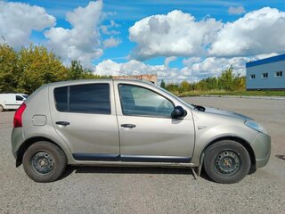 2010 Renault Sandero I, бежевый, 390000 рублей, вид 3