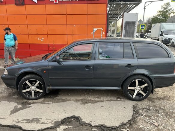 1999 Skoda Octavia I (A4), серый, 330000 рублей - вид 2