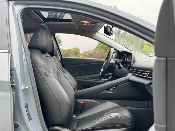 2022 Hyundai Elantra VII (CN7), серебристый - вид 13