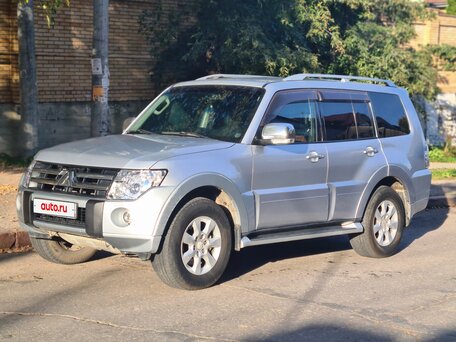 2010 Mitsubishi Pajero IV, серебристый, 1950000 рублей, вид 1