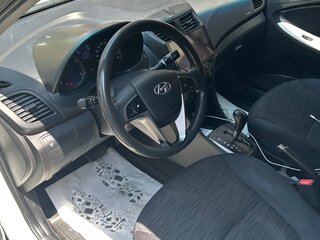 2016 Hyundai Solaris I Рестайлинг, белый, 700000 рублей, вид 4