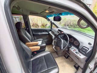 2000 Nissan Serena II (C24), серебристый, 280000 рублей, вид 5