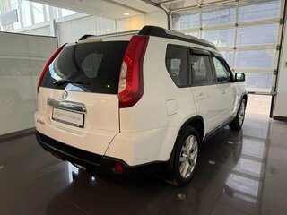 2011 Nissan X-Trail II Рестайлинг, белый, 1240000 рублей, вид 4