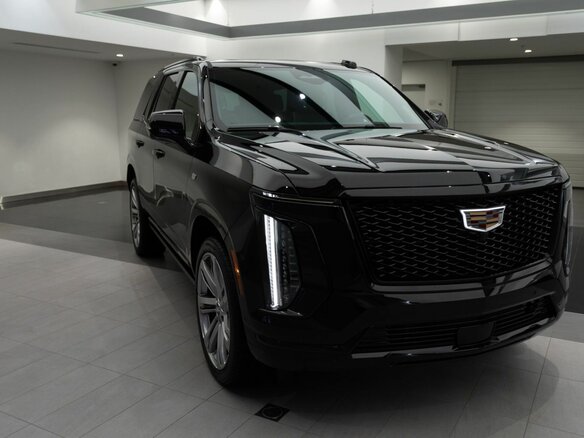 2026 Cadillac Escalade V Рестайлинг, чёрный, 21029900 рублей - вид 1