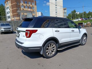 2018 Ford Explorer V Рестайлинг 2, белый, 2550000 рублей, вид 3
