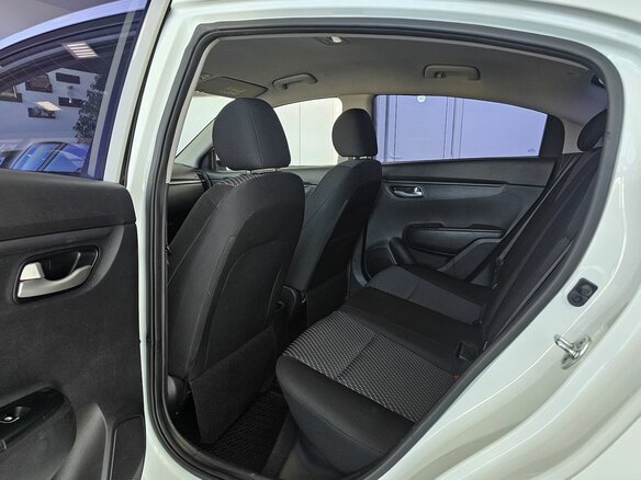 2018 Kia Rio IV, белый - вид 15