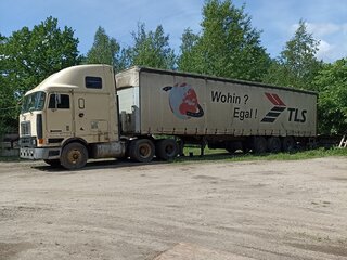 1998 International 9000 Series, жёлтый, 750000 рублей, вид 1