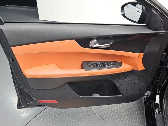 2023 Kia K3 II Рестайлинг, чёрный, 1670000 рублей - вид 12