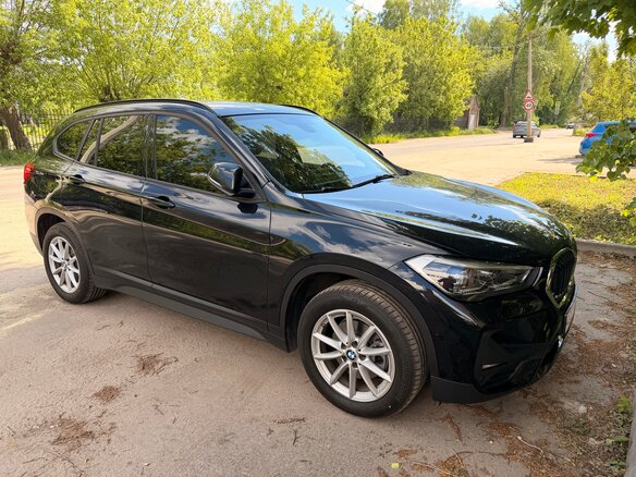 2021 BMW X1 18d xDrive II (F48) Рестайлинг, чёрный, 3700000 рублей - вид 5