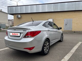 2015 Hyundai Solaris I Рестайлинг, серебристый, 1100000 рублей, вид 4