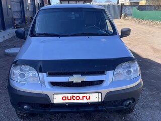 2012 Chevrolet Niva I Рестайлинг, серебристый, 490000 рублей, вид 2