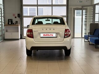 2026 Lada (ВАЗ) Granta I Рестайлинг, белый, 1311200 рублей, вид 3