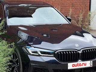 2020 BMW 5 серии 540i xDrive VII (G30/G31/G38) Рестайлинг, синий, 5500000 рублей, вид 4