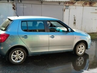 2011 Skoda Fabia II Рестайлинг, голубой, 797000 рублей, вид 3