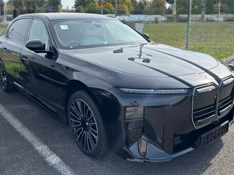 BMW 7 серии VII (G70) Рестайлинг