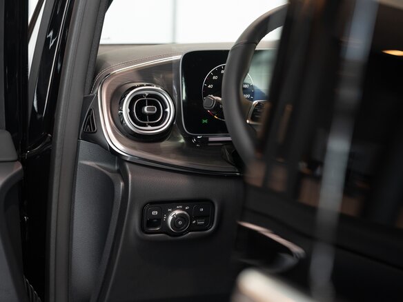2026 Mercedes-Benz V-Класс Extra Long 300 d экстра длинный III (W447) Рестайлинг 2, чёрный, 14500000 рублей - вид 9