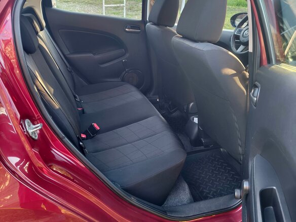 2012 Mazda 2 II Рестайлинг (DE2), красный, 930000 рублей - вид 14
