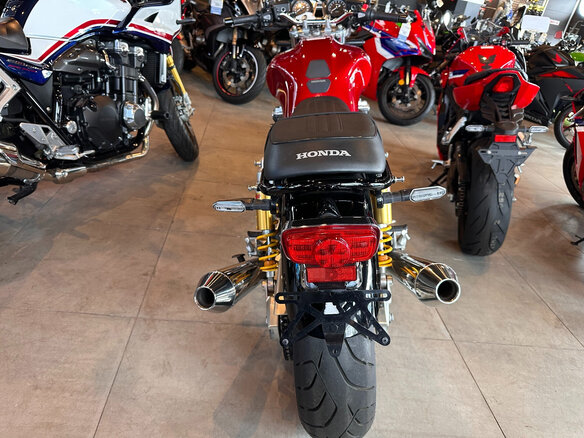 2017 Honda CB 1100, красный, 1430000 рублей - вид 2