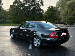 2002 Mercedes-Benz E-Класс 320 III (W211, S211), чёрный, 750000 рублей, вид 4