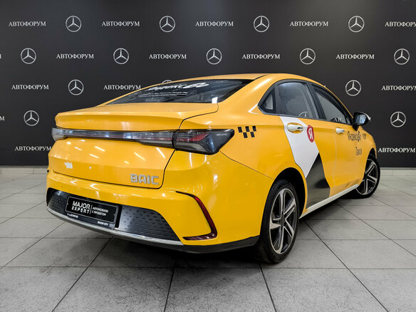 2024 BAIC U5 Plus, жёлтый, 720000 рублей - вид 4