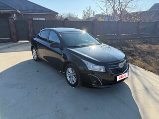 2013 Chevrolet Cruze I Рестайлинг, чёрный, 700000 рублей, вид 3