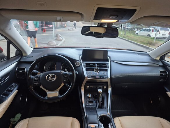 2017 Lexus NX 200 I Рестайлинг, красный, 2800000 рублей - вид 20
