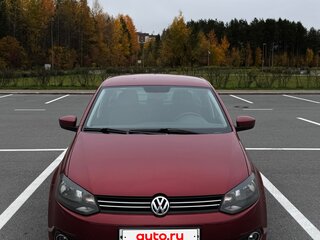 2013 Volkswagen Polo V, красный, 920000 рублей, вид 1