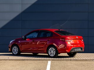 2019 Kia Rio IV, красный, 1395000 рублей, вид 4
