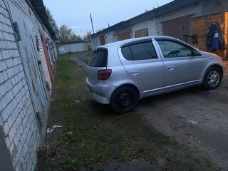 2000 Toyota Vitz I (P10), серебристый, 240000 рублей, вид 4