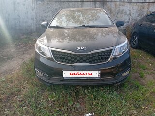 2015 Kia Rio III Рестайлинг, чёрный, 740000 рублей, вид 2