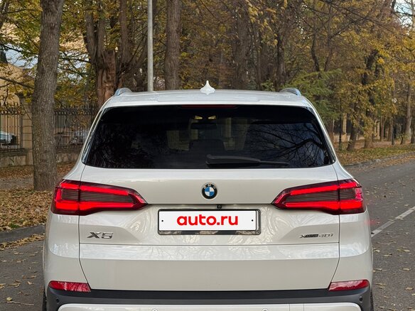 2019 BMW X5 40i IV (G05/G18), белый, 6250000 рублей - вид 12