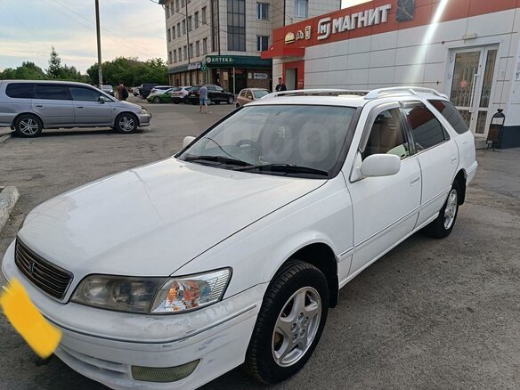 1999 Toyota Mark II Qualis VIII (X100), белый, 430000 рублей - вид 1