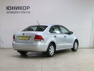 2015 Volkswagen Polo V Рестайлинг, серебристый, 889000 рублей, вид 2