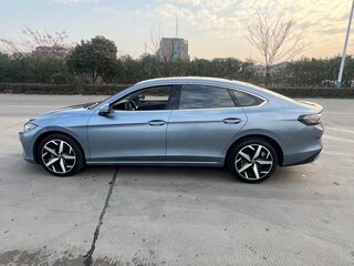 2023 Volkswagen Lamando L II, серебристый, 1799000 рублей, вид 3