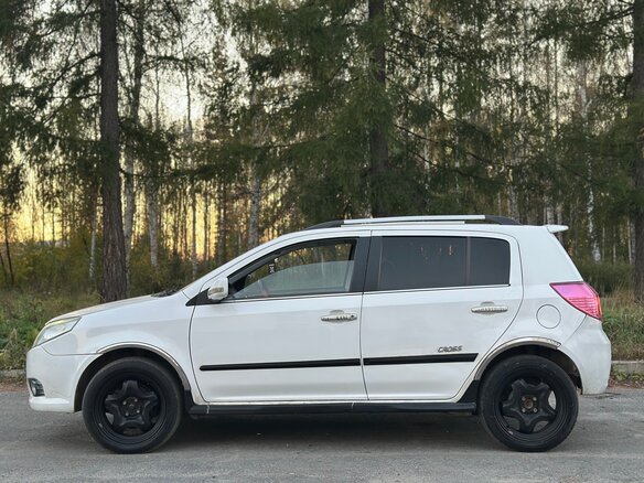 2013 Geely MK Cross I, белый - вид 2