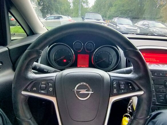2013 Opel Astra J Рестайлинг, белый, 720000 рублей - вид 10