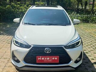 2022 Toyota Yaris IV, белый, 950000 рублей, вид 2