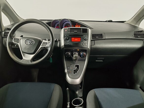 2013 Toyota Verso I Рестайлинг, белый, 1175000 рублей - вид 18