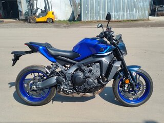 2024 Yamaha MT-09 (FZ-09), синий, 1289000 рублей, вид 5