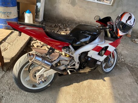 2001 Yamaha YZF-R1, красный, 200000 рублей, вид 1