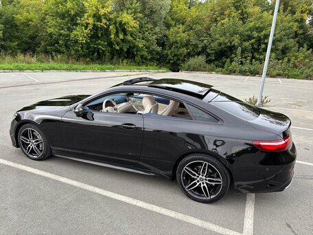 2019 Mercedes-Benz E-Класс 200 V (W213, S213, C238), чёрный, 3900000 рублей, вид 1